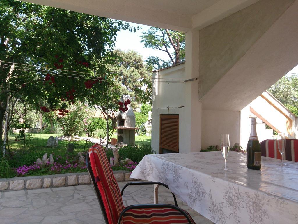 Apartments Valentino Supetarska Draga Bilik gambar