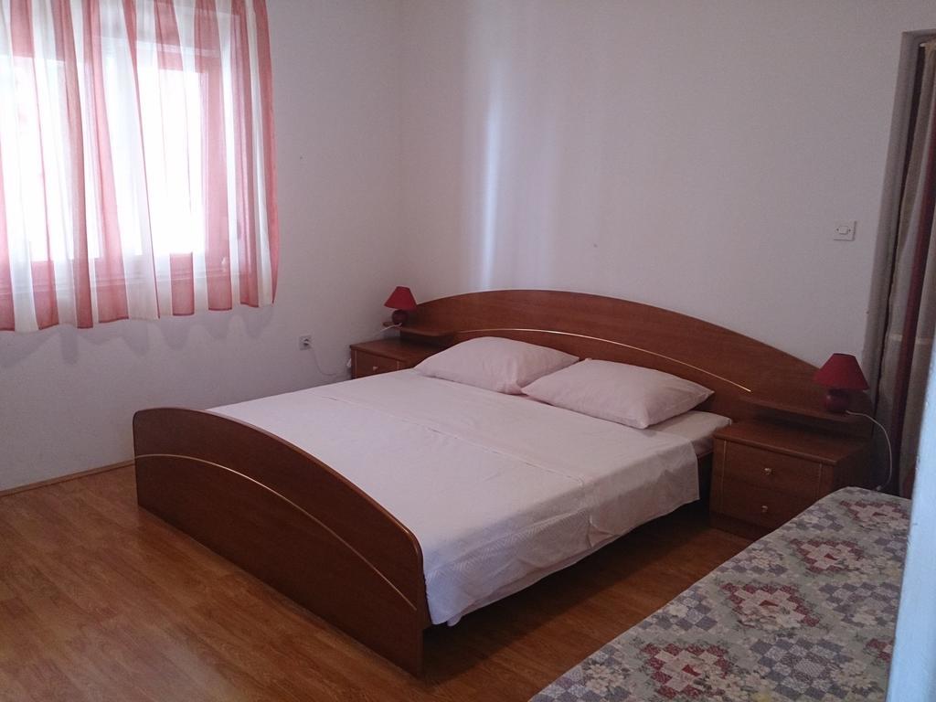 Apartments Valentino Supetarska Draga Bilik gambar