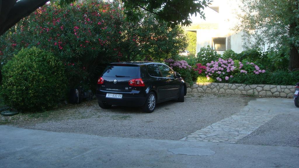 Apartments Valentino Supetarska Draga Luaran gambar
